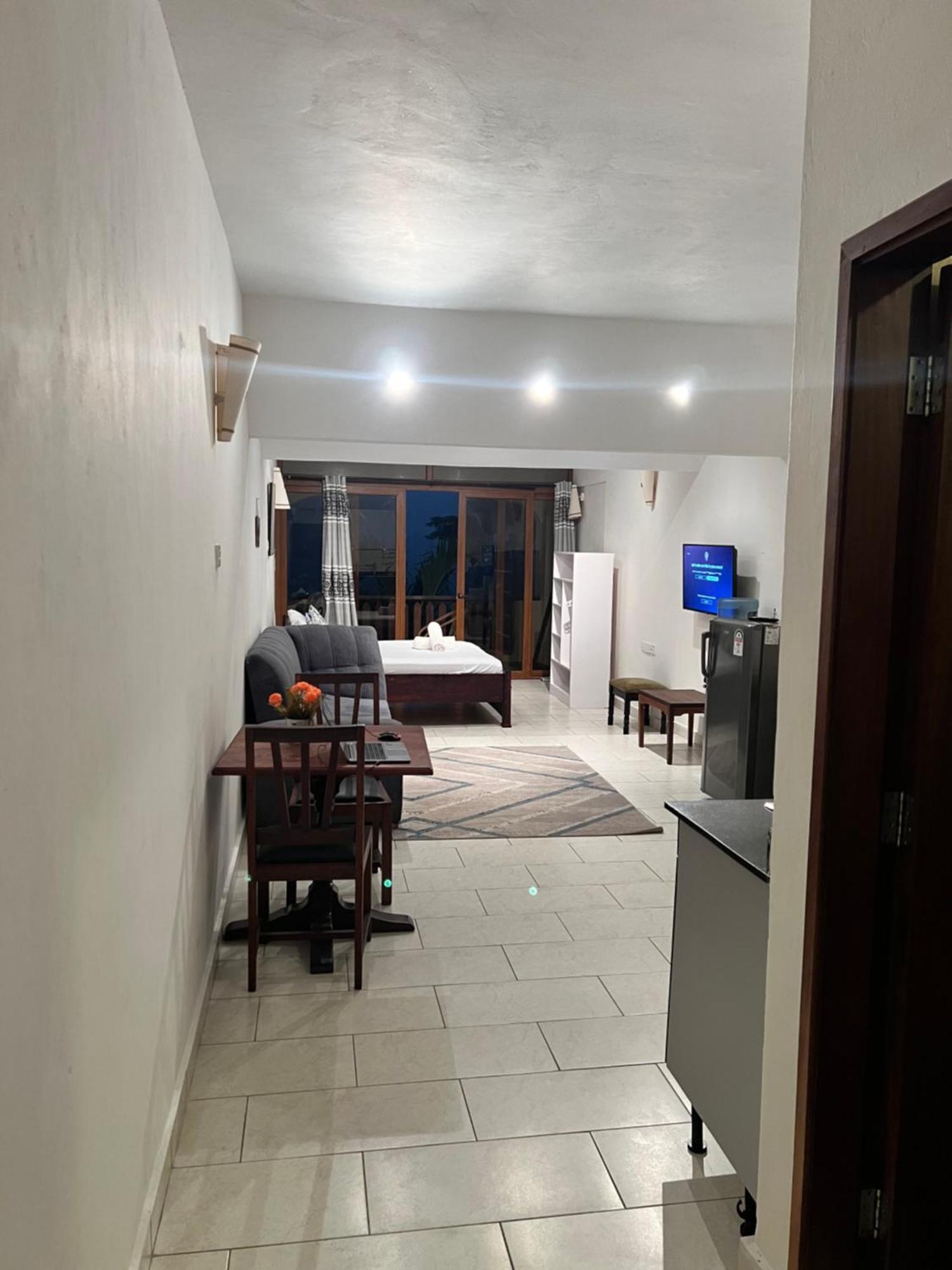 Waves And Wanderlust-Diani Beach Exterior foto